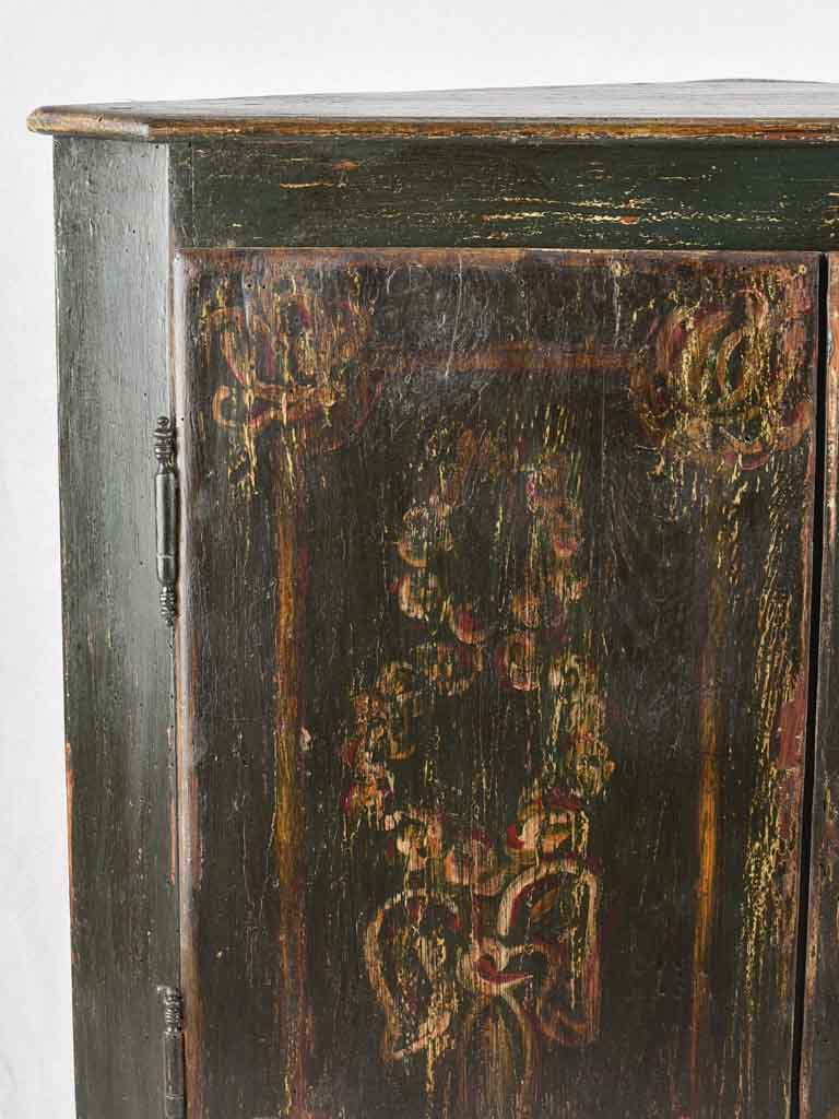 Corner cabinet, 18th-century, 35½"