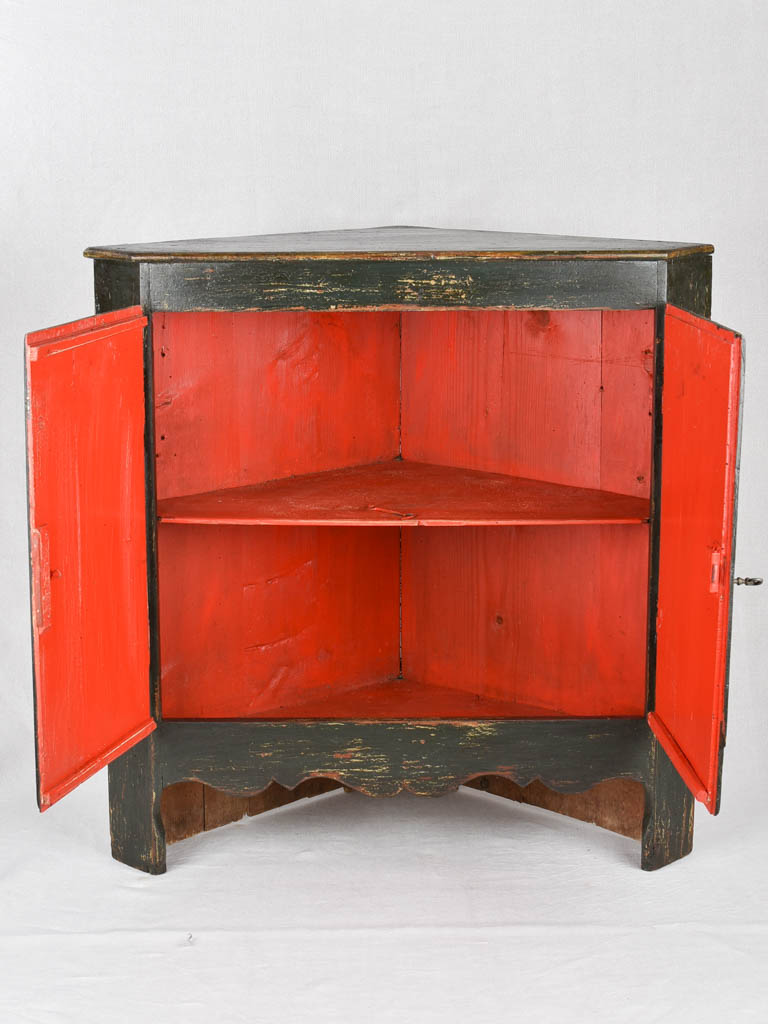 Corner cabinet, 18th-century, 35½"