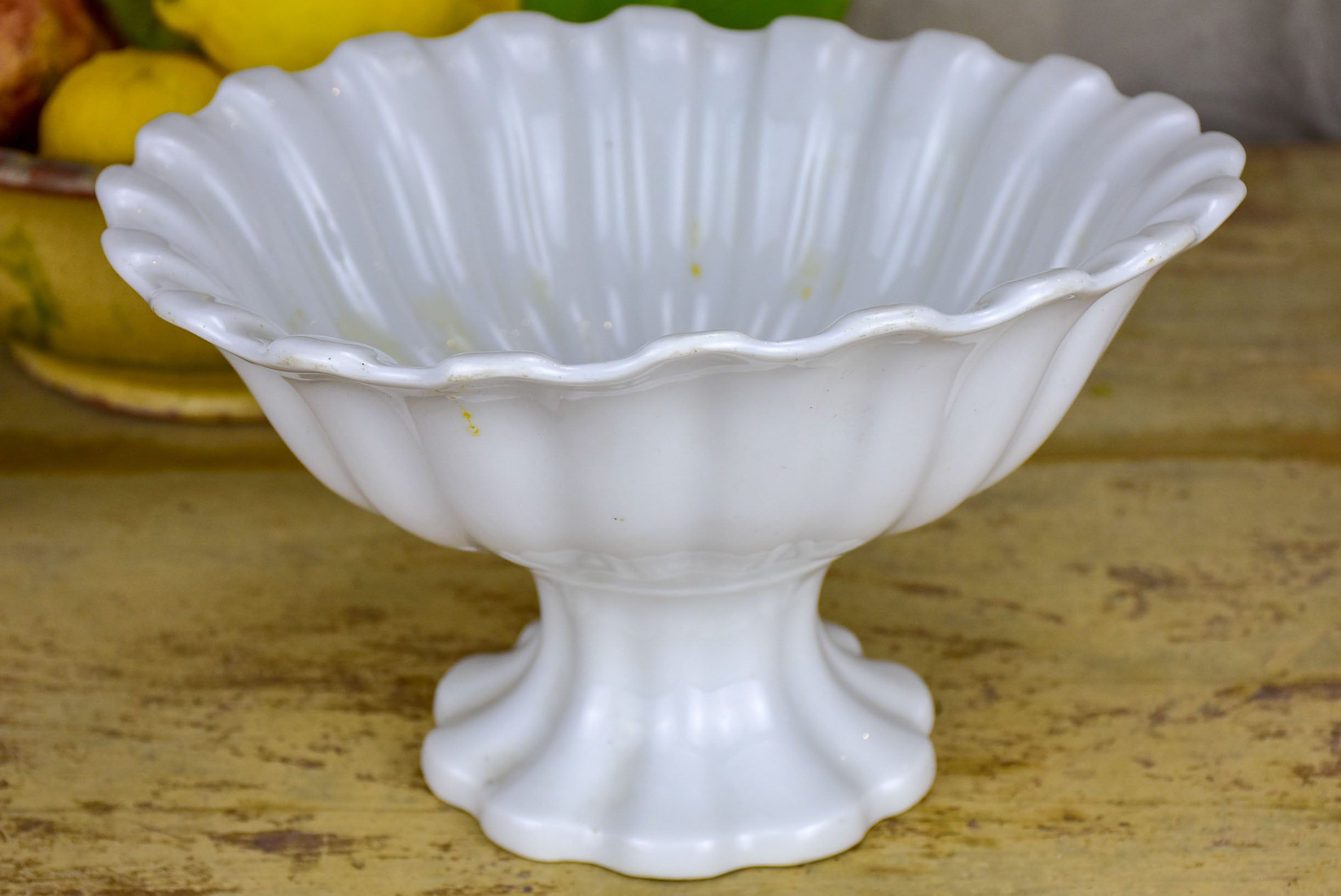 19th Century French fruit bowl on pedestal - Sarreguemine