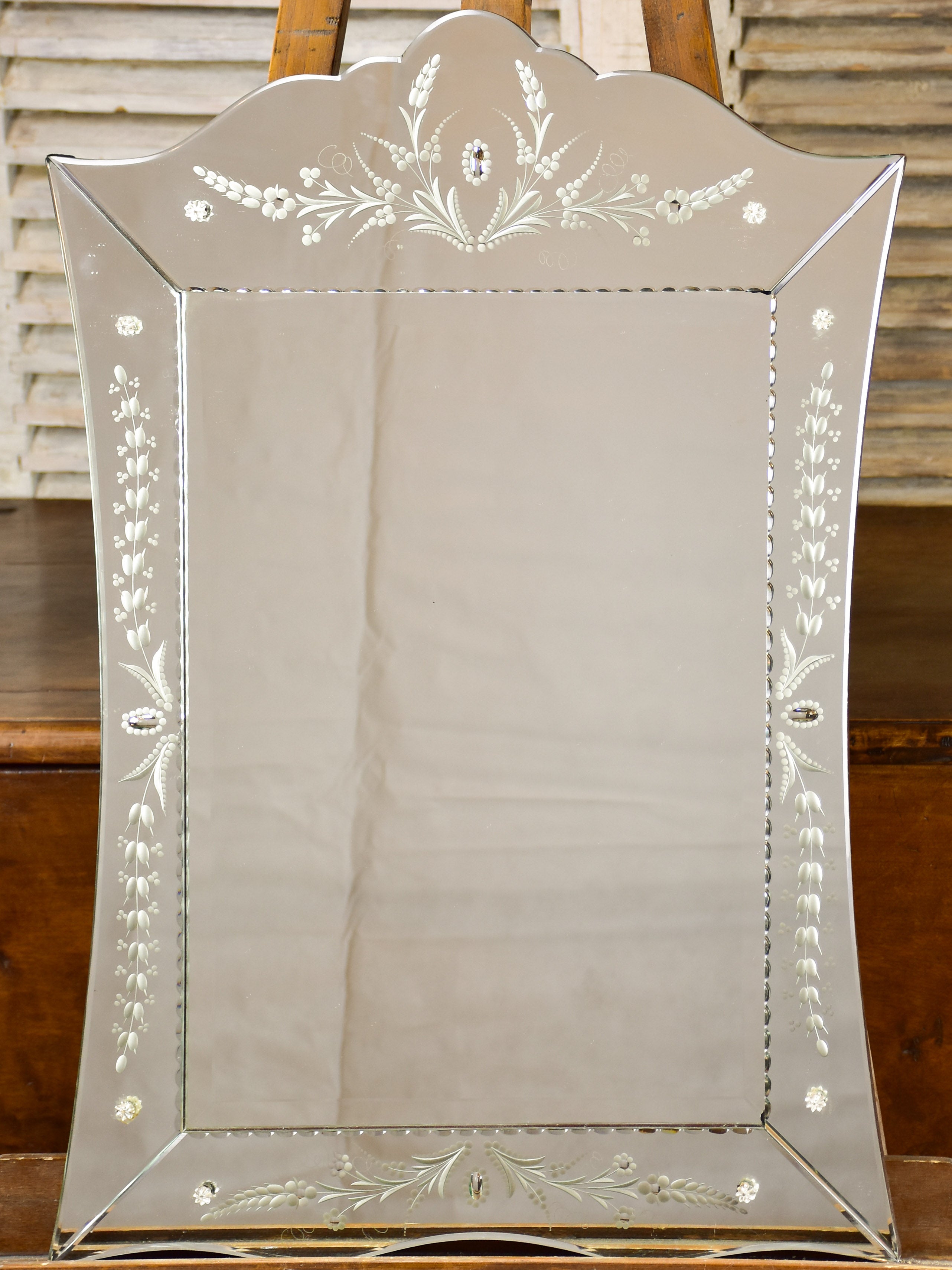 Curved vintage Venetian style mirror 21 ¼'' x 30 ¼''