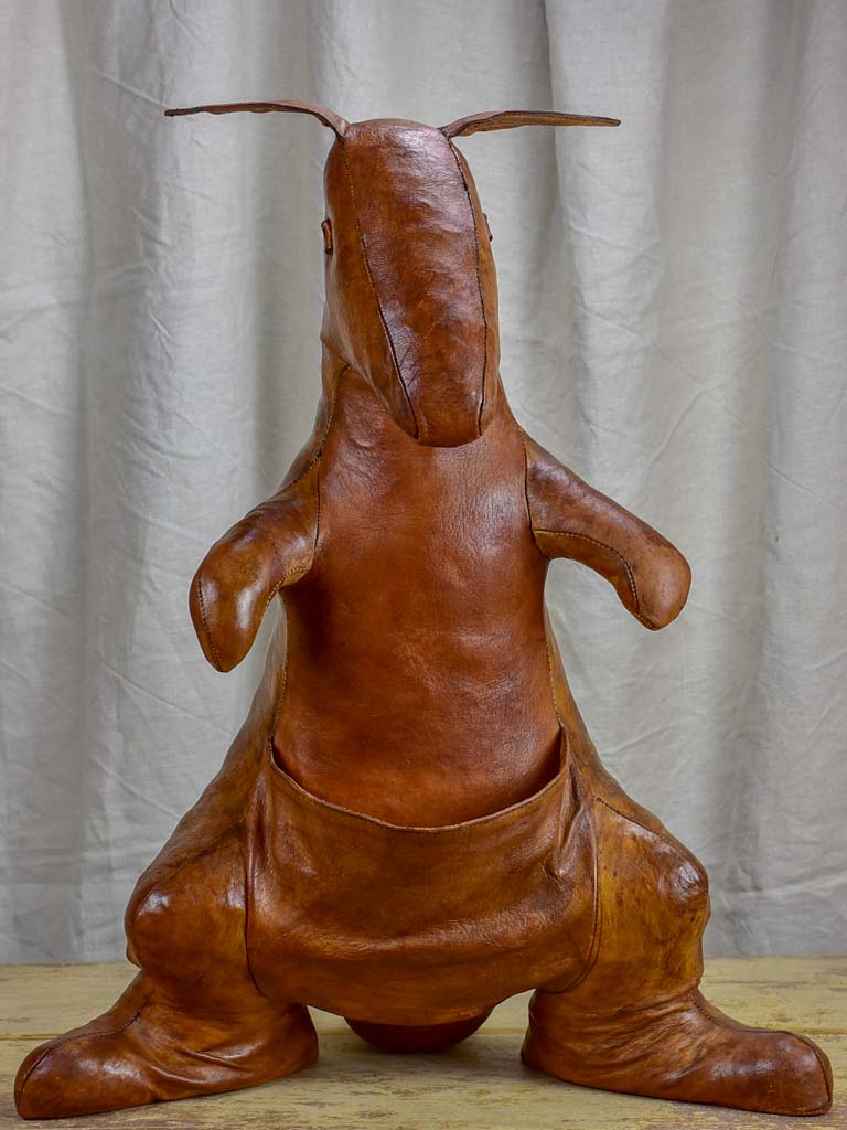 Magazine stand, kangaroo-shaped, leather (1960s)
