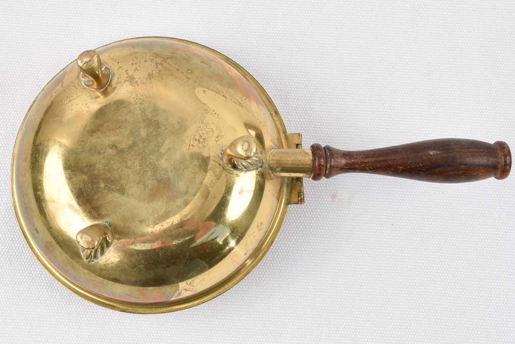 Classic coin case with distinction