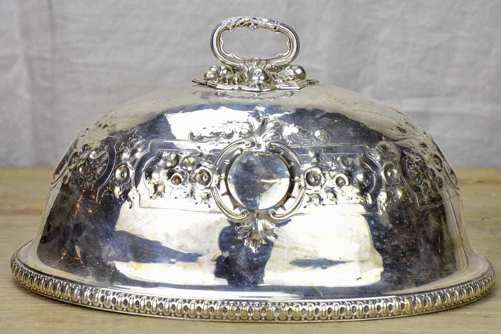 Silver plate oval food presentation cover from Burgundy - 1970's 13¾"