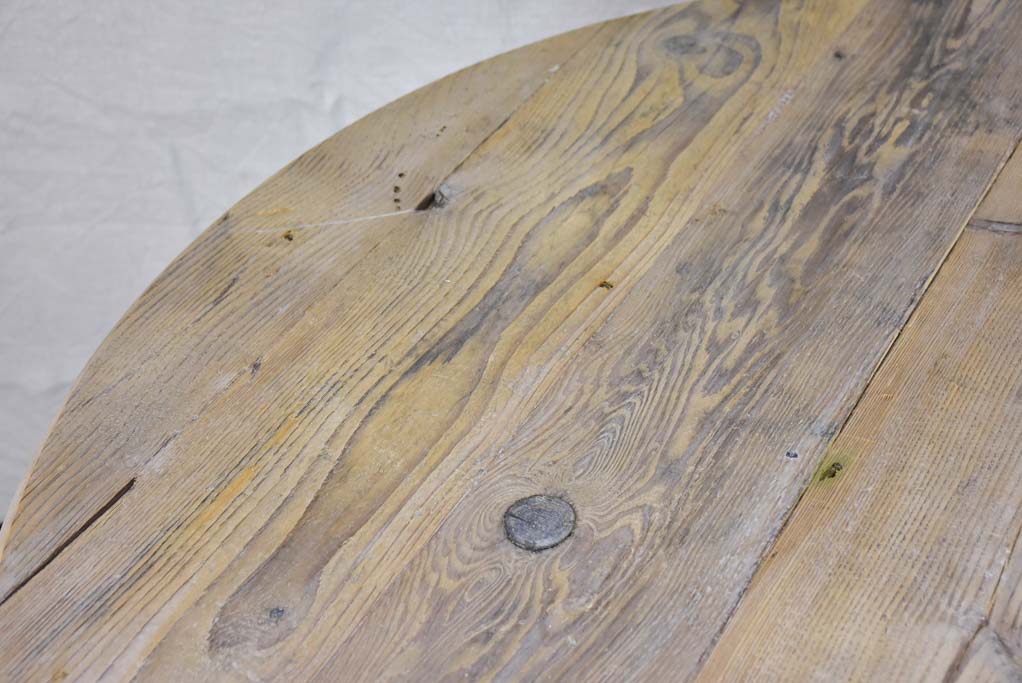 Pair of 19th Century Italian round tables 47¼" diameter