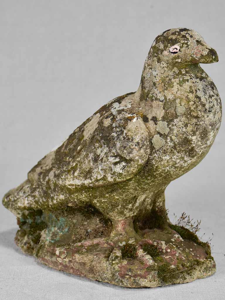 Vintage garden sculpture of a turtledove 9"