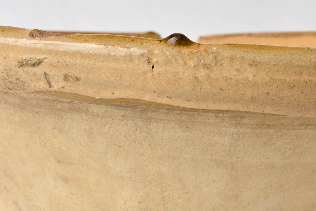 Classic 'tian' bowl for food preparation