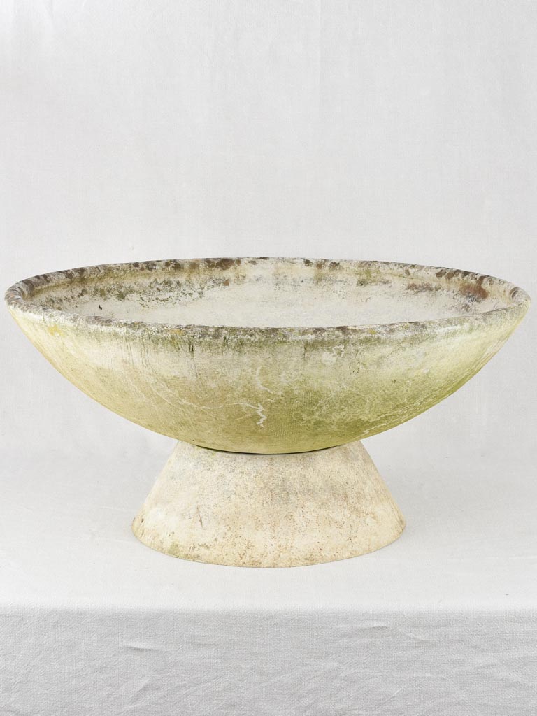 Large Willy Guhl round footed planter 31"