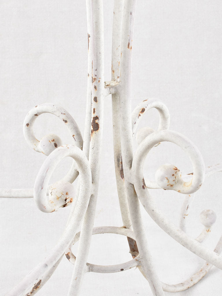 Oval marble garden table with wrought iron base 19¼" x 27½"