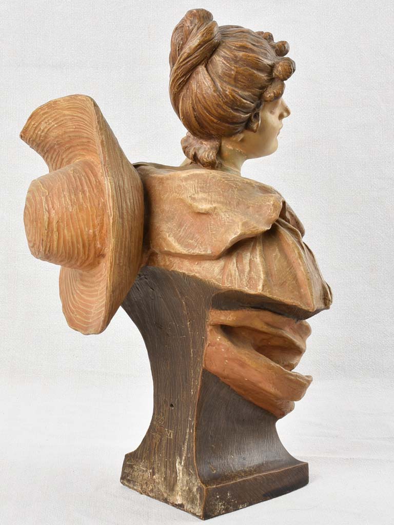 Old-fashioned Goldschieder Hat Lady Statue