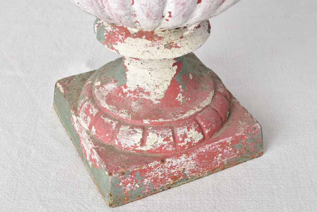 Medici urn, cast iron, 19th-century, French 17"