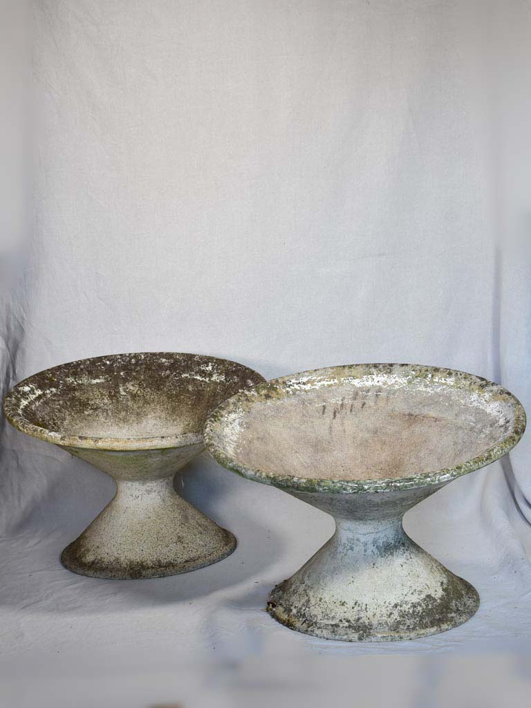 Pair of Willy Guhl tilted diabolo planters 24¾"