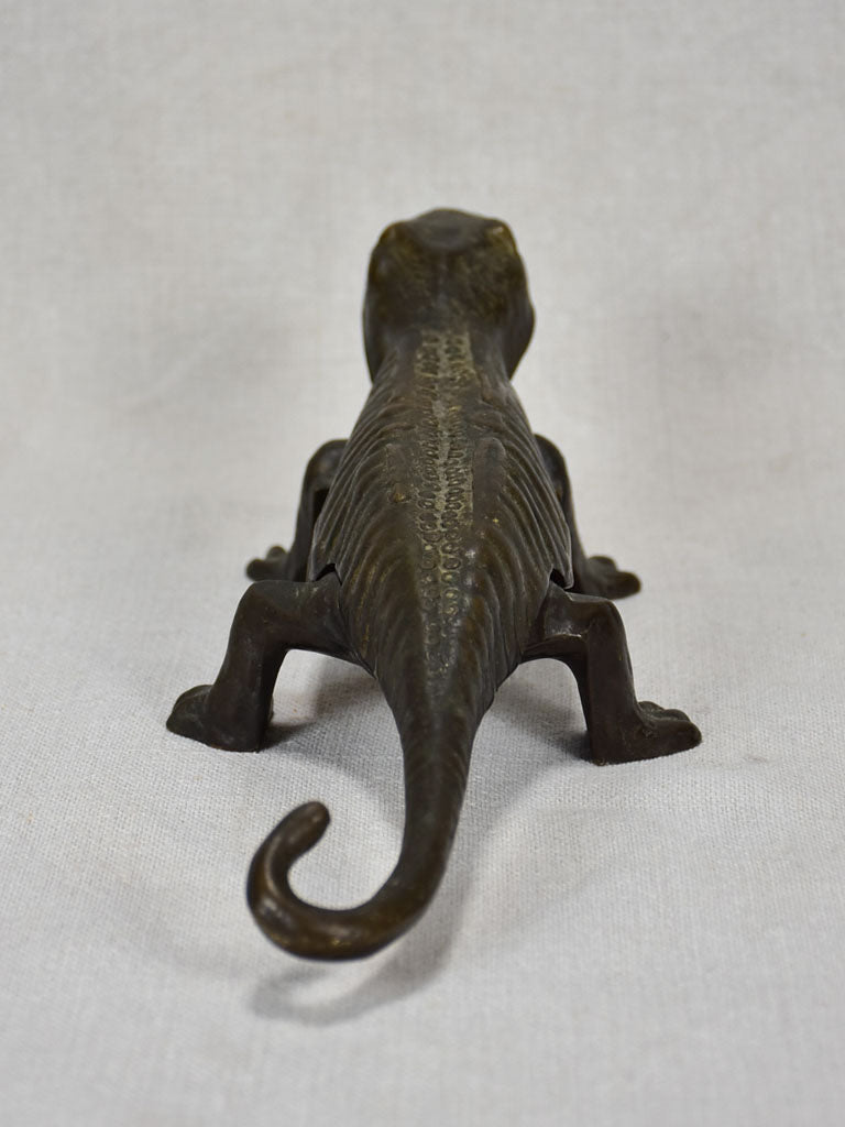 19th Century pharmacist's cork mold "mâche bouchon" - cast iron lizard
