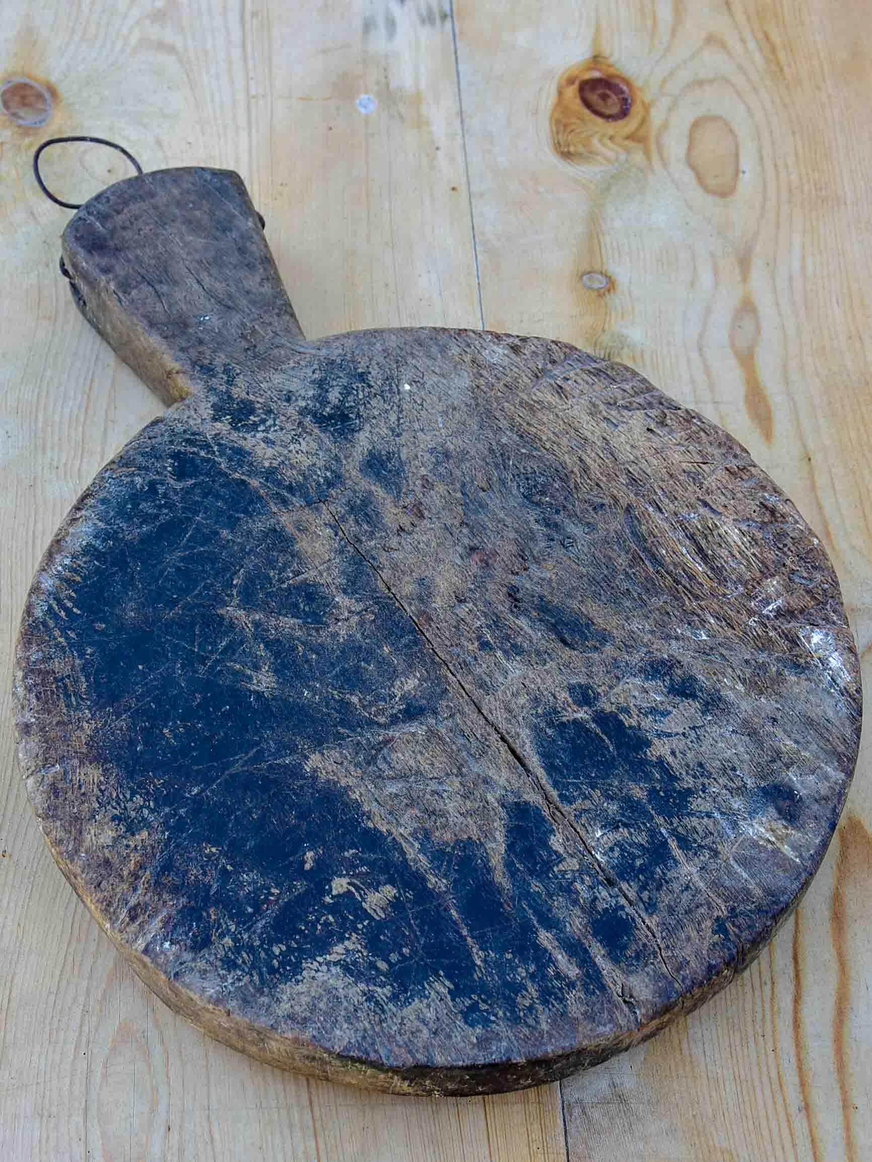Round antique French cutting board