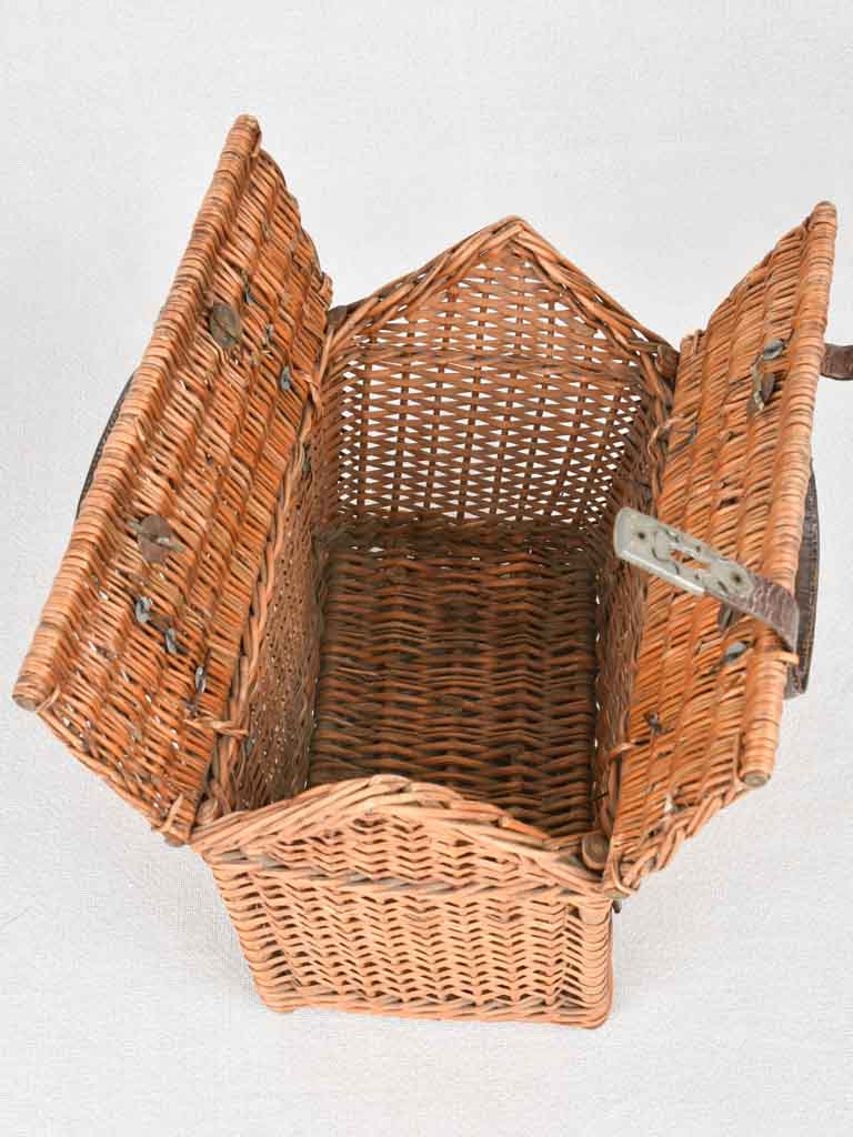 Small school lunch wicker basket - peaked