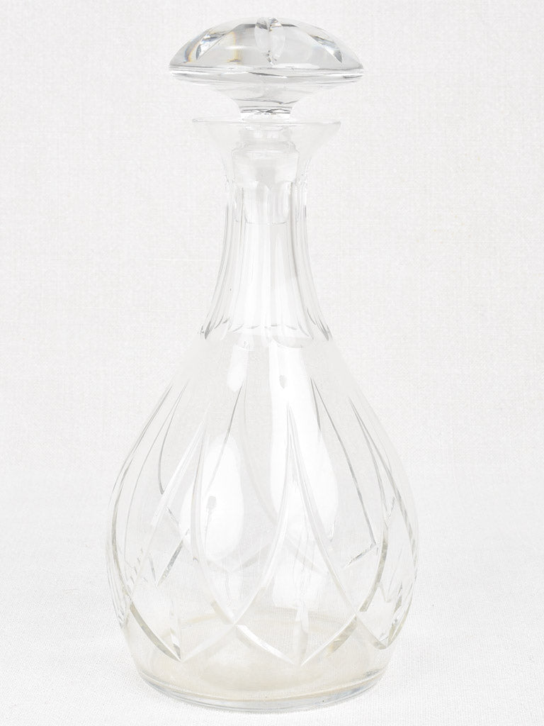 Stylish cut glass 10¾ inch carafe