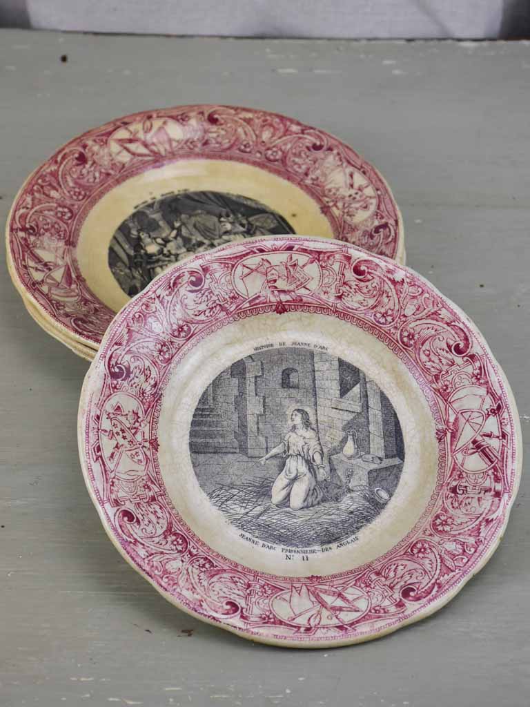 Four Antique Gien parlante plates - Jeanne d'Arc