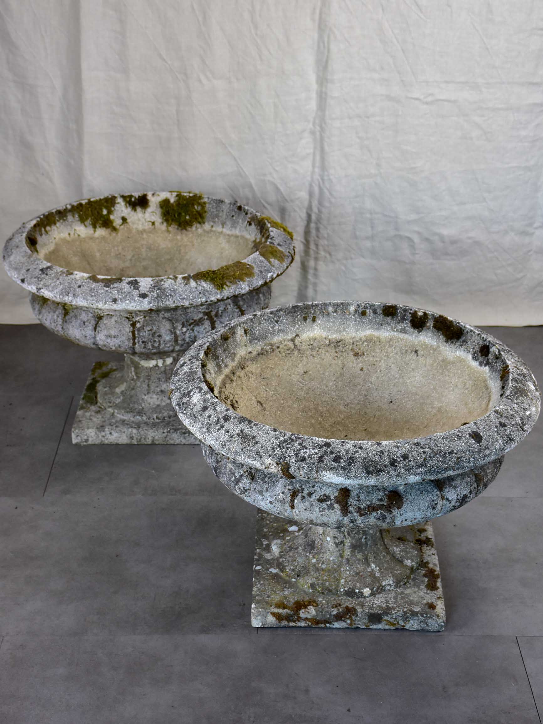 Pair of very large vintage garden planters - Medici form