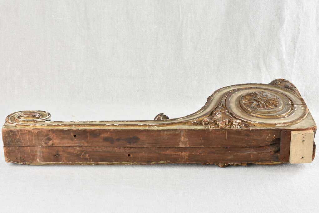 Rustic timeworn finish wall brackets