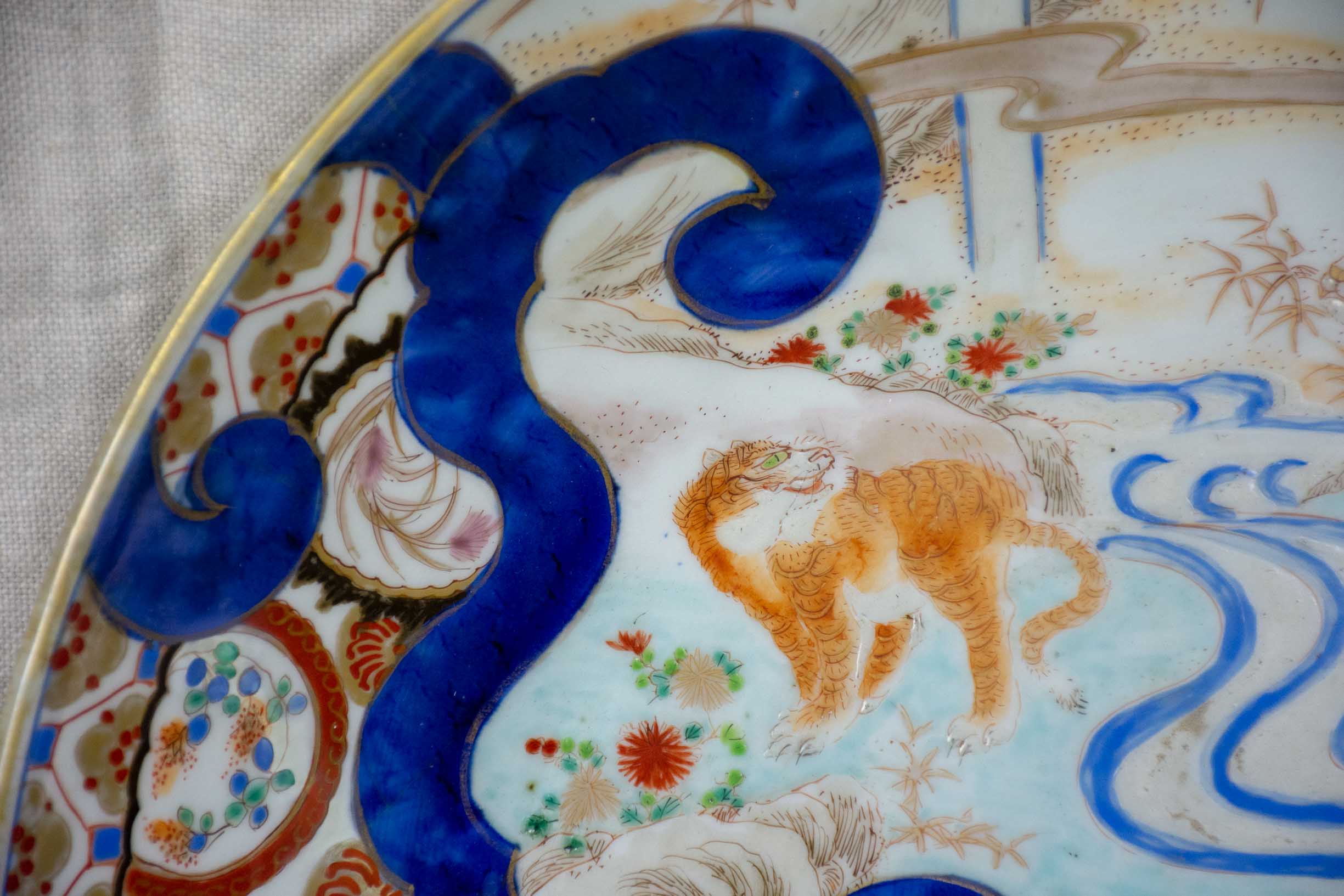 Artistic 19th Century Japanese bowl