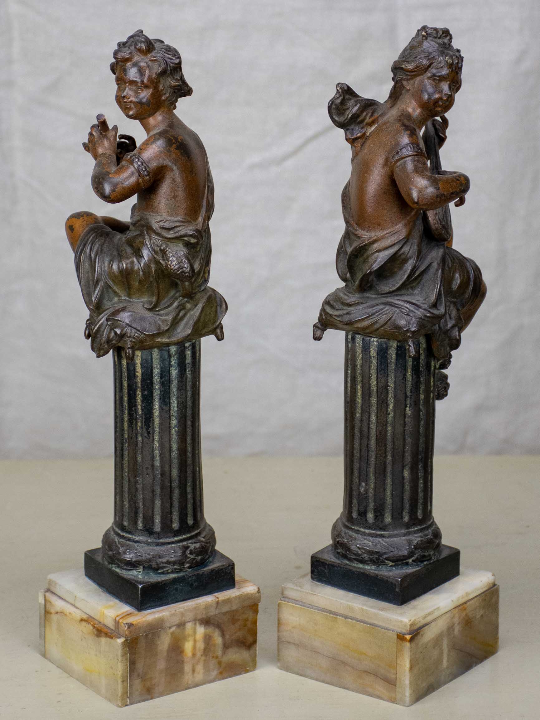 Regule-crafted Music-playing Angels on Marble