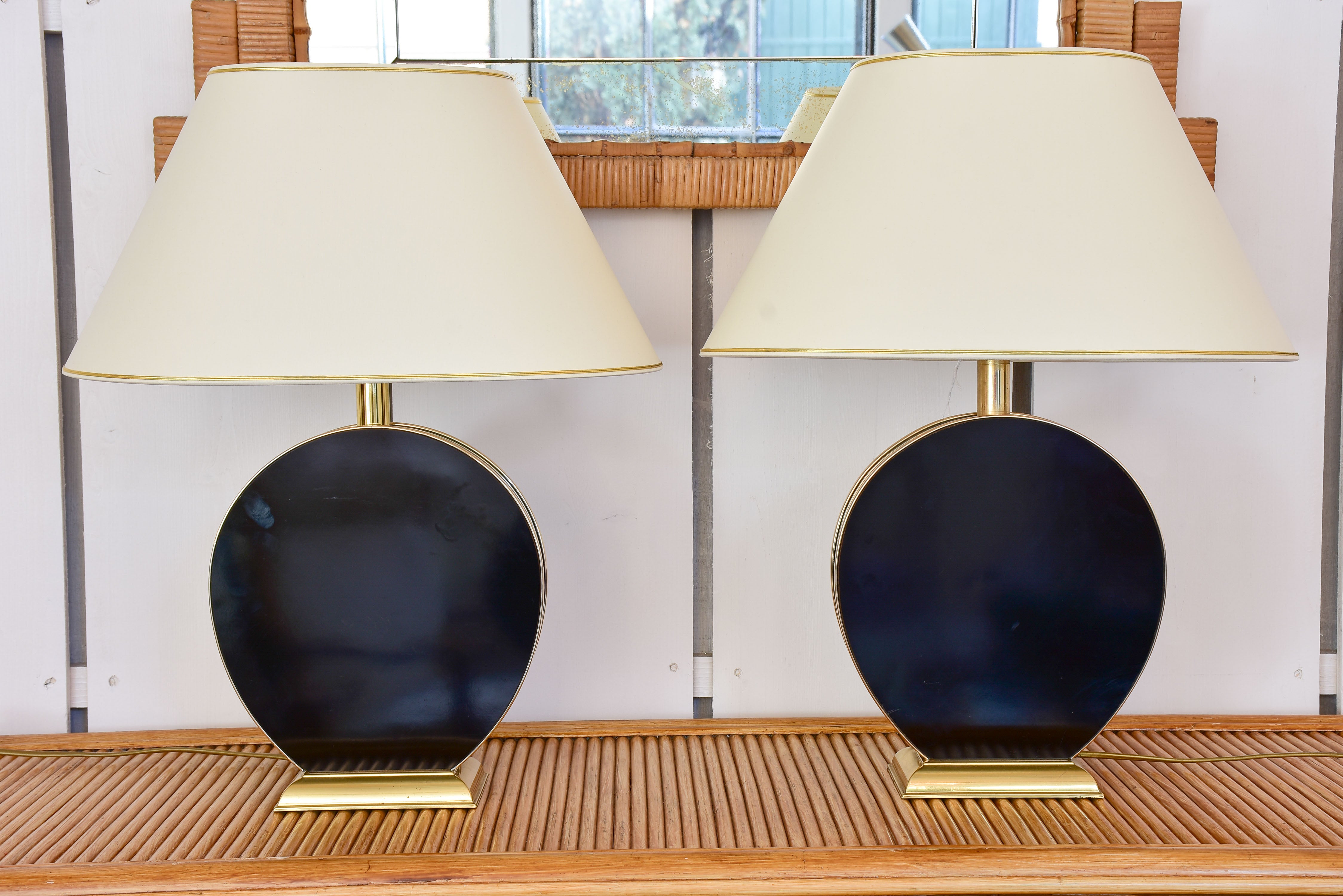 Pair of mid-century lamps with black base