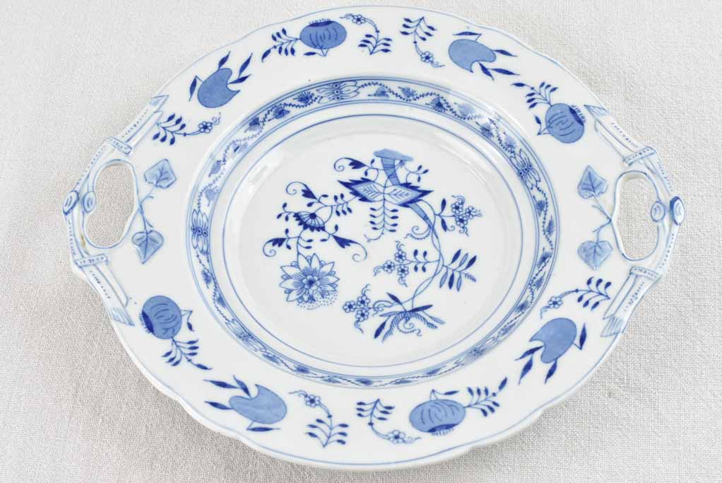 Rare shell-shaped antique German sauce bowl