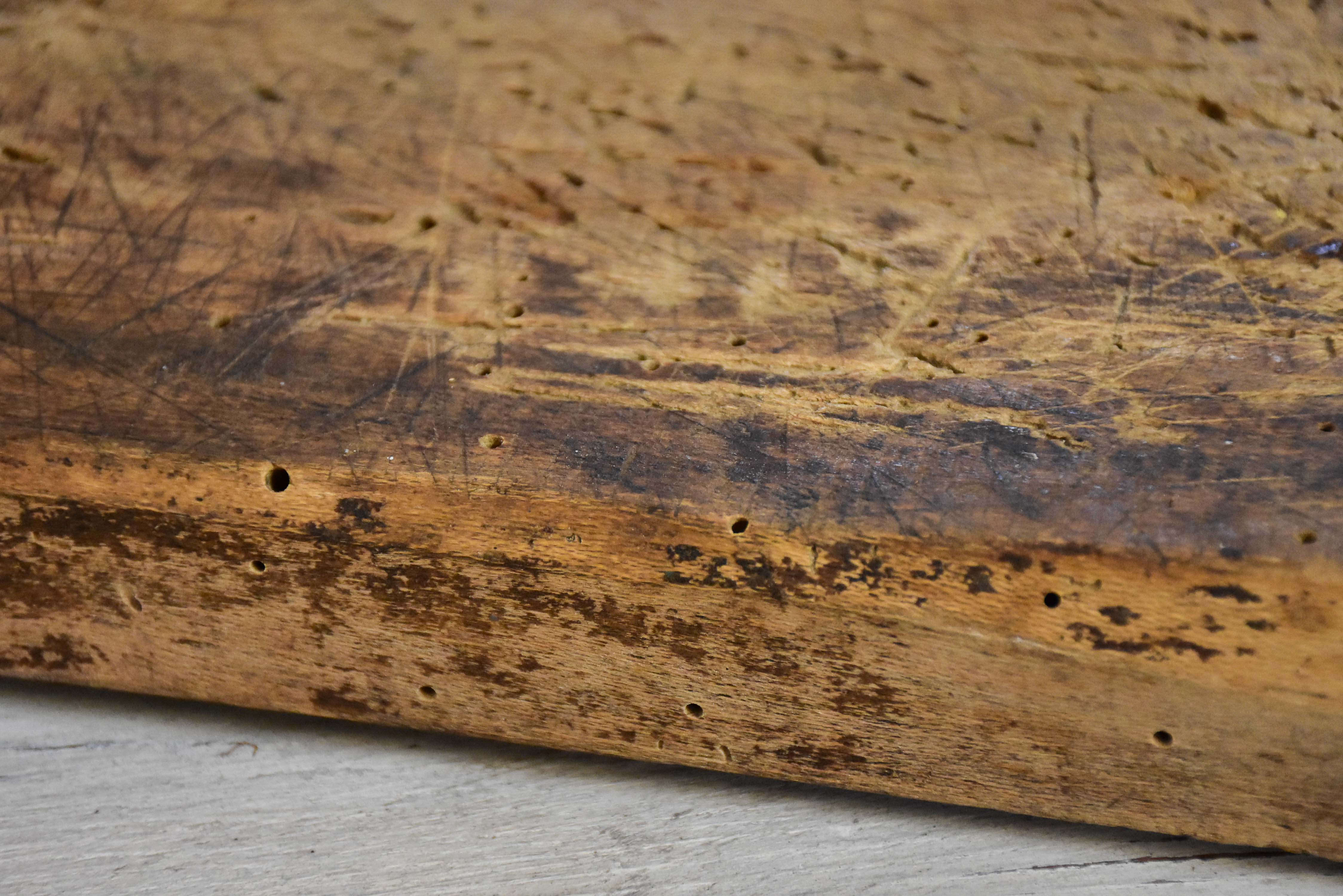 Rustic French cutting board with rounded edges