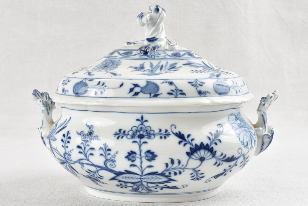 Collected Meissen-Oignon plates with matching pattern