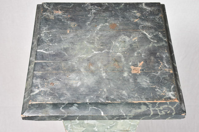 Early twentieth-century faux marble presentation pedestal