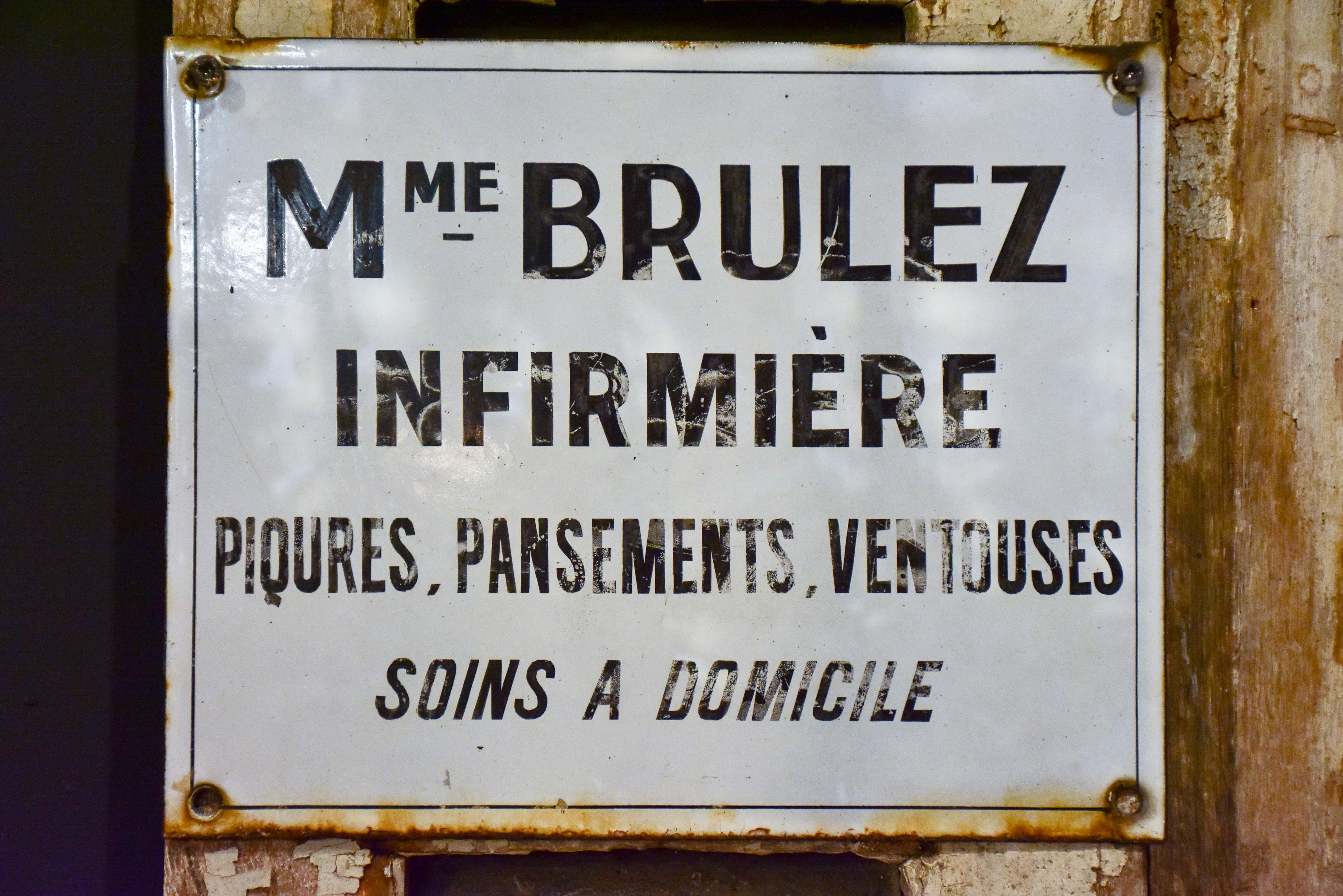 1940's French Infirmière Service Sign