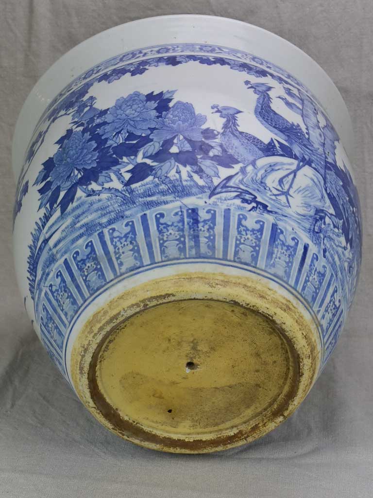 Mid-century blue and white Chinoiserie flower pot 14¼"