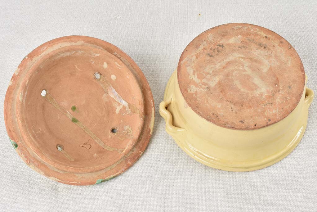 Vintage pot with steam lid 6"