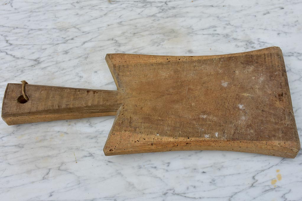 Small curved antique French cutting board 7½" x 19¼"