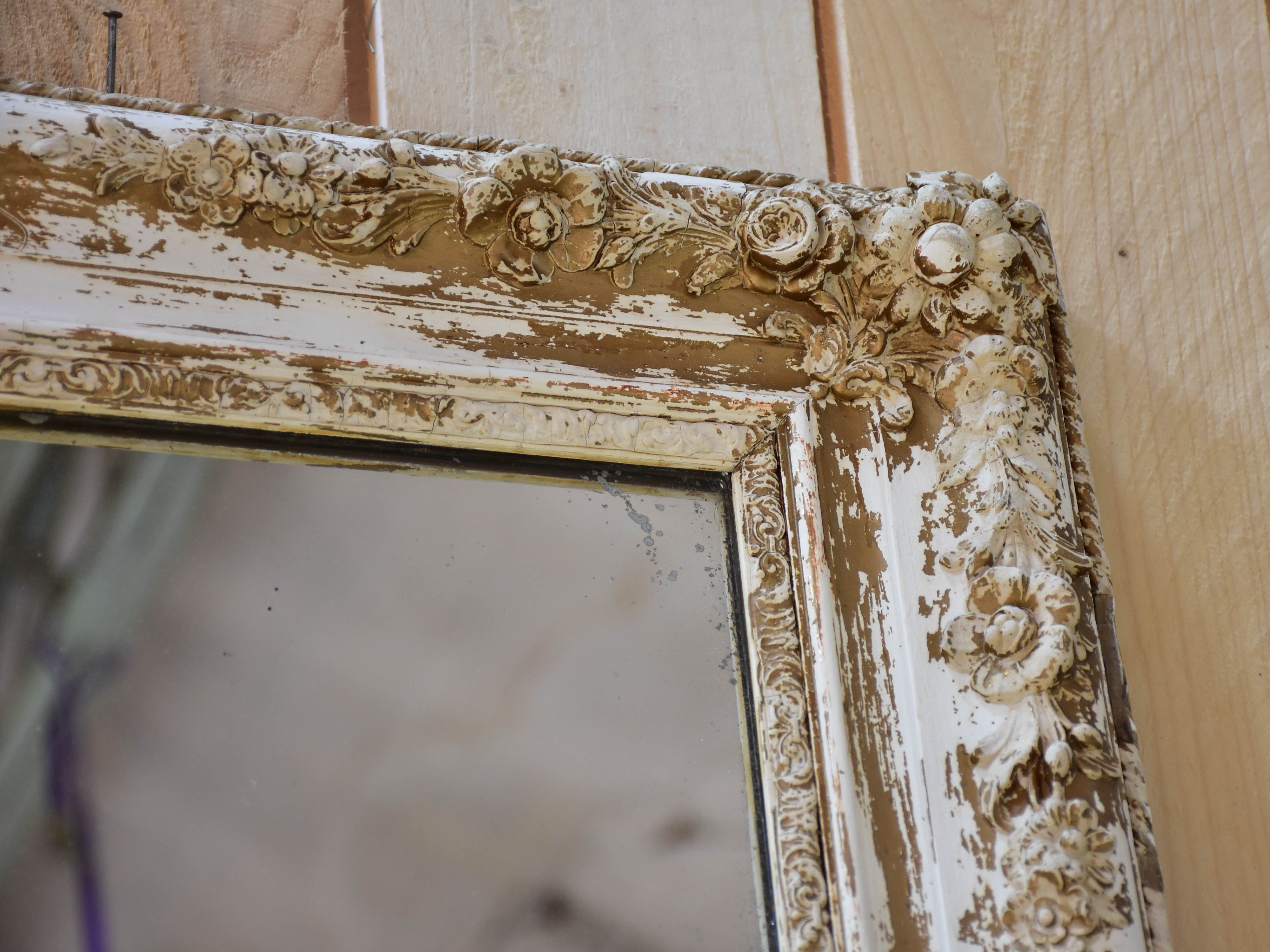 Extra-large mirror with white and gilded frame