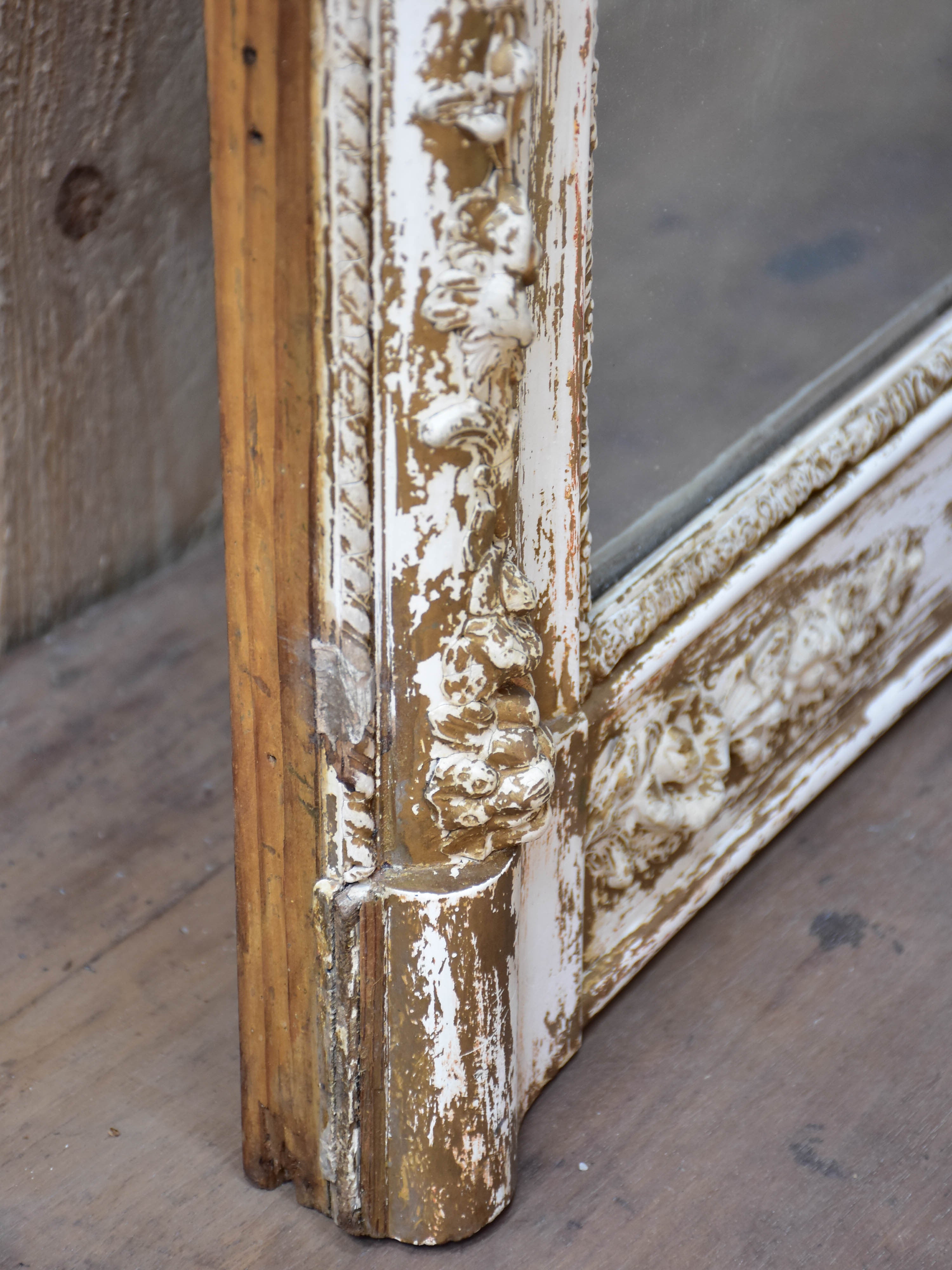Extra-large mirror with white and gilded frame