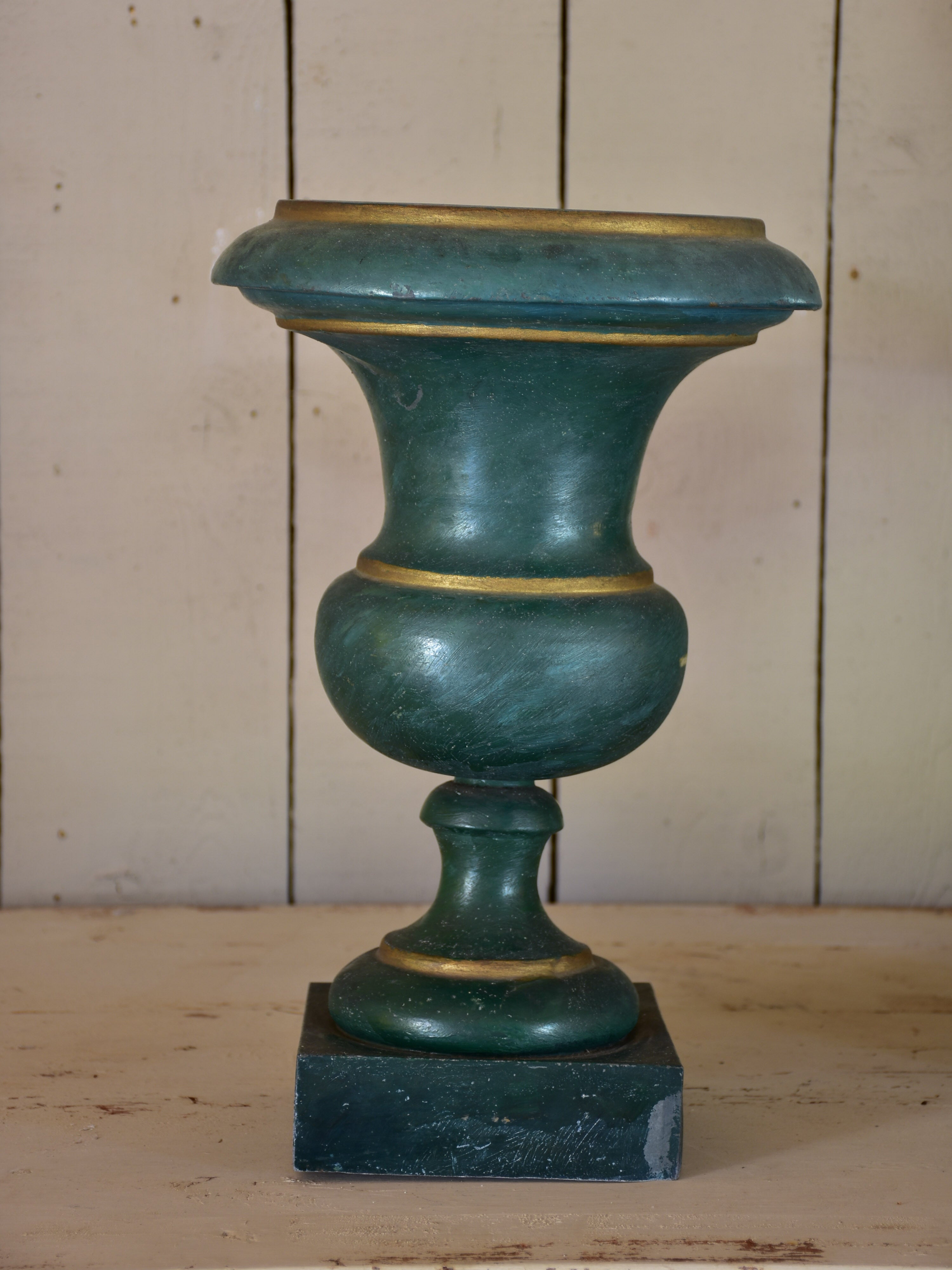 Medici urns, green zinc, 19th-century (two)