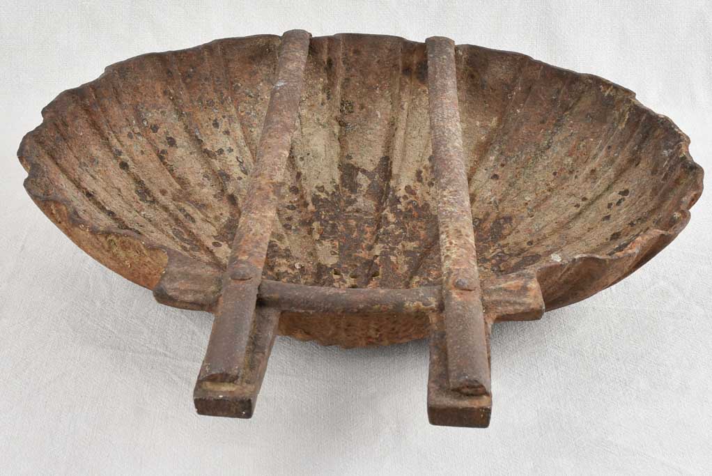 Shell shaped cast iron fountain element 20¾"