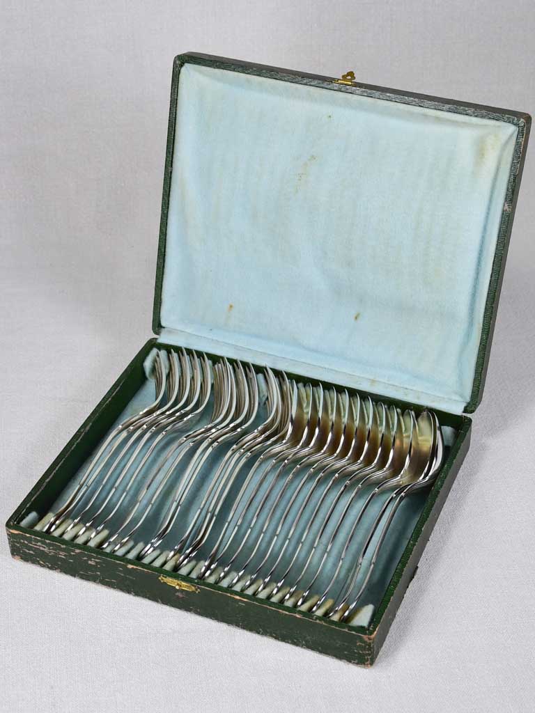 Set of 12 silver plate dessert spoons and dinner forks