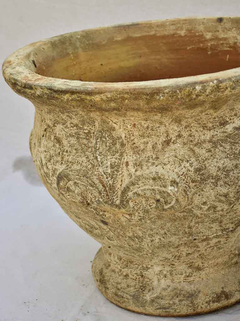Pair of large garden planters with fleur-de-lys decoration 23¼" x 17¾"