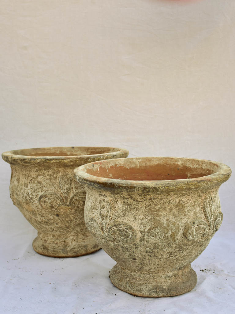 Pair of large garden planters with fleur-de-lys decoration 23¼" x 17¾"