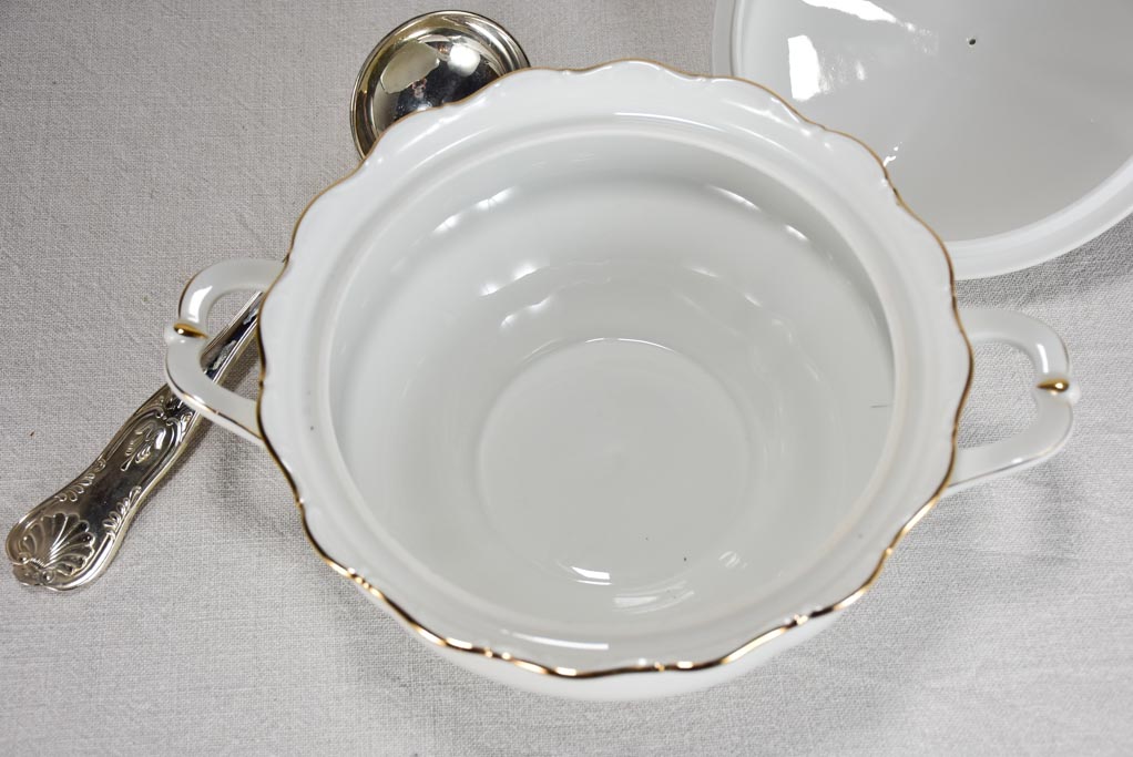 Retro porcelain sauce boat set
