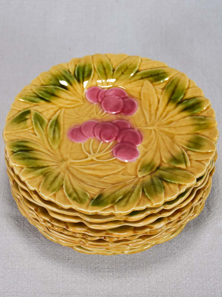 Sarreguemines Barbotine service with fruit decor from the 1930’s