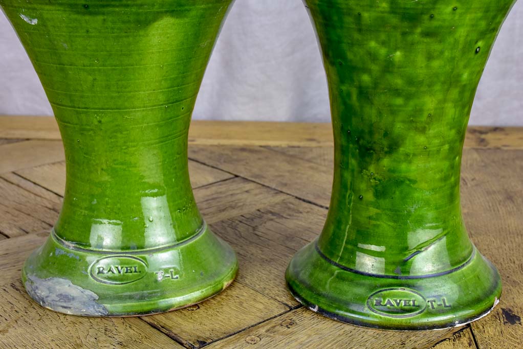 Pair of vintage florist vases with green glaze and rippled neck - Ravel