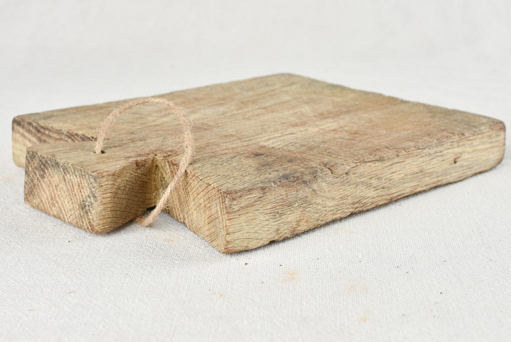 Miniature vintage cutting board 10¼"