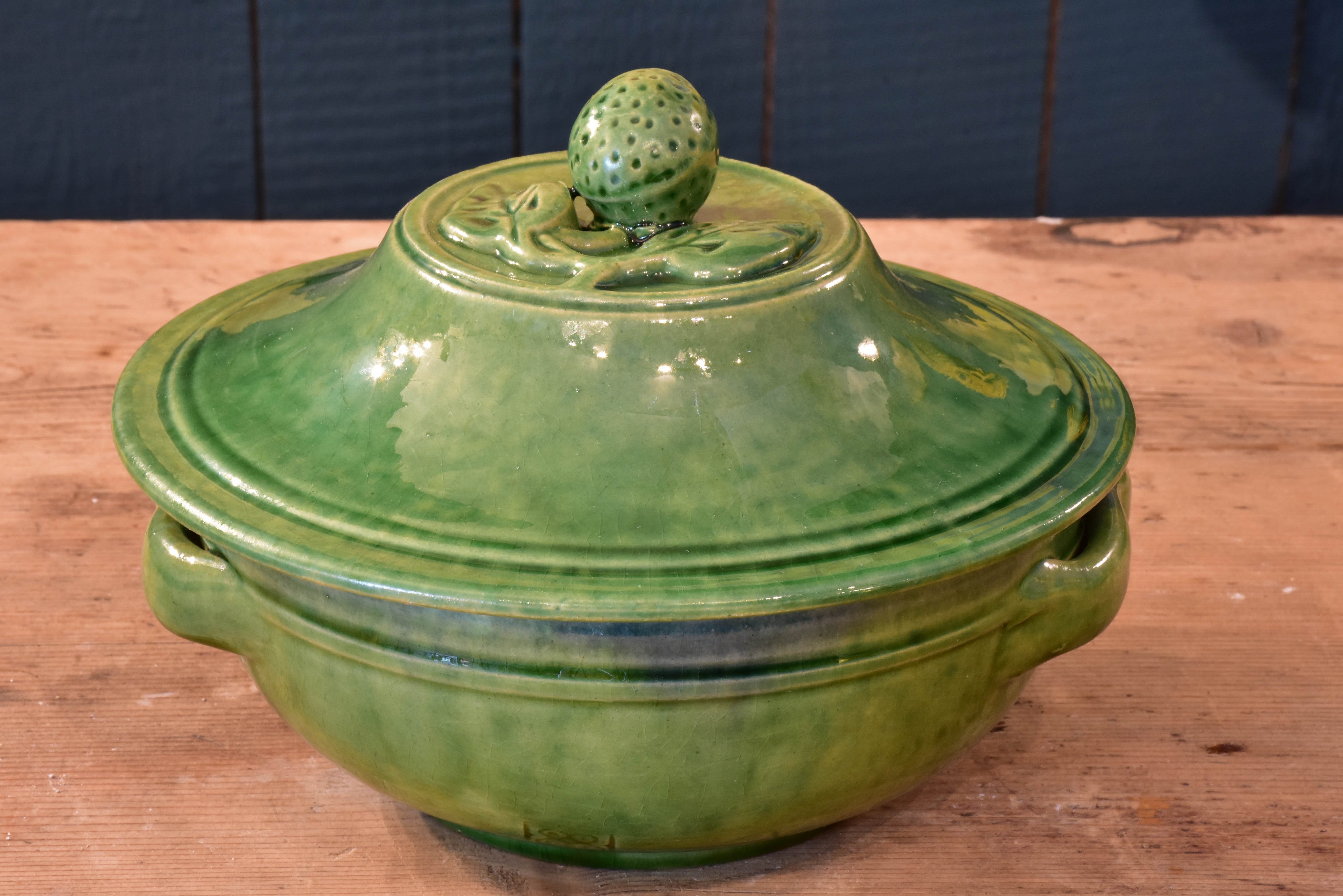 Biot green dinner service
