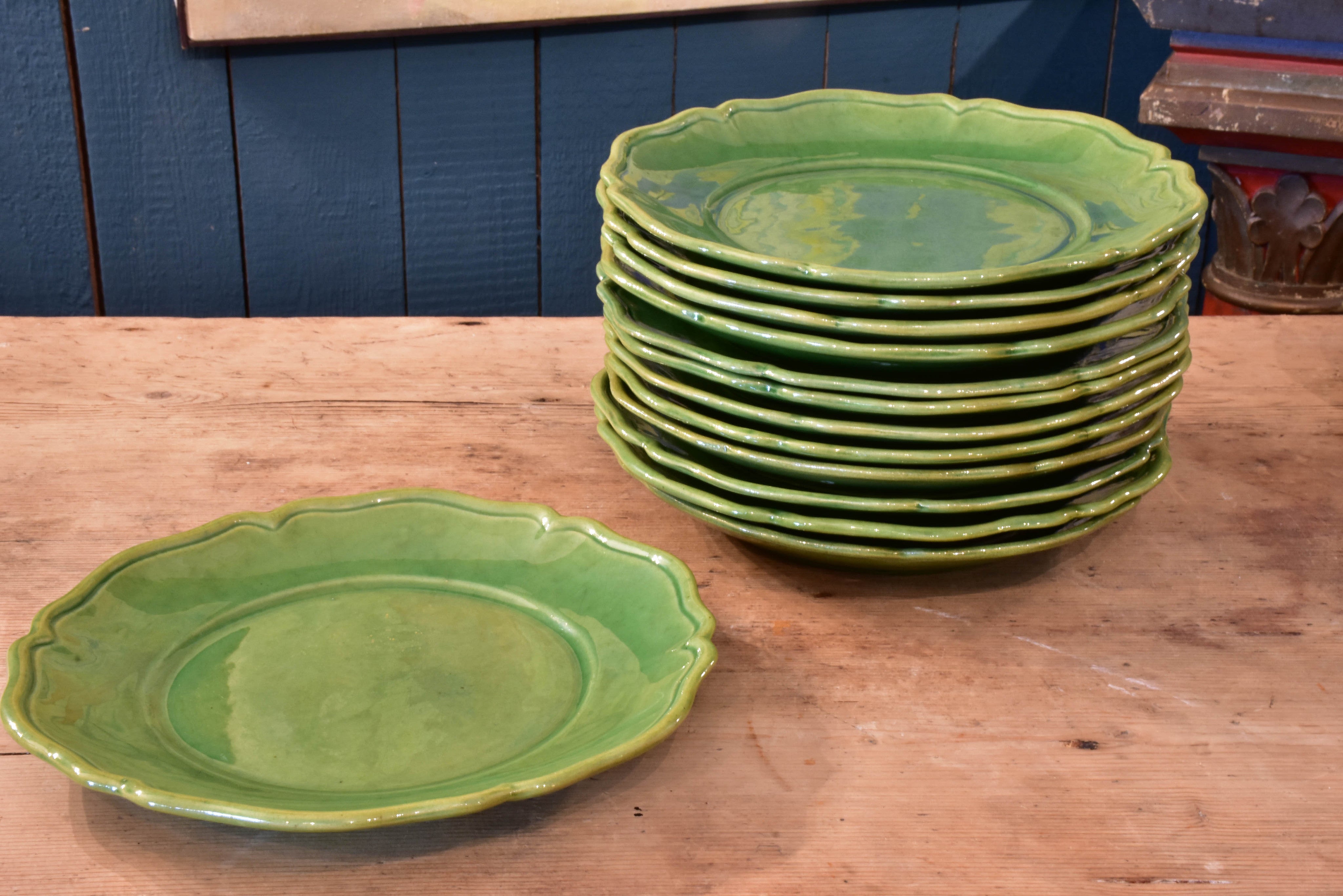 Biot green dinner service