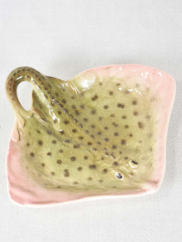 Antique 'sting ray' earthenware serving plate 9½"