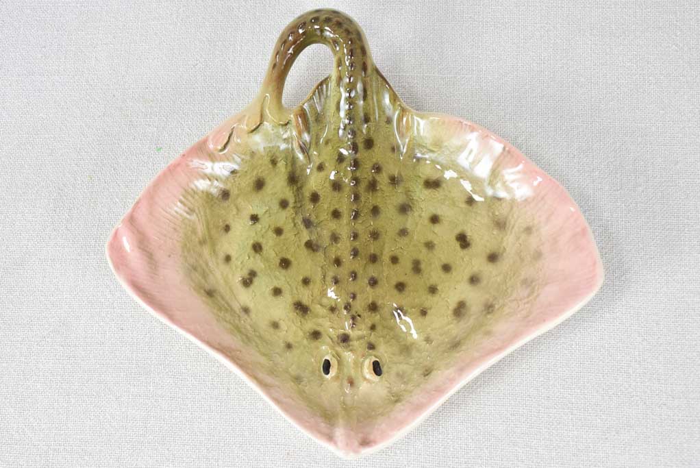 Antique 'sting ray' earthenware serving plate 9½"