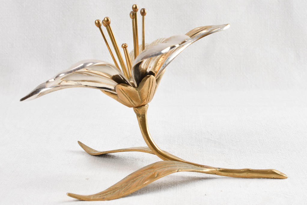 Sculptural flower shaped ashtray - 1970s 9½"