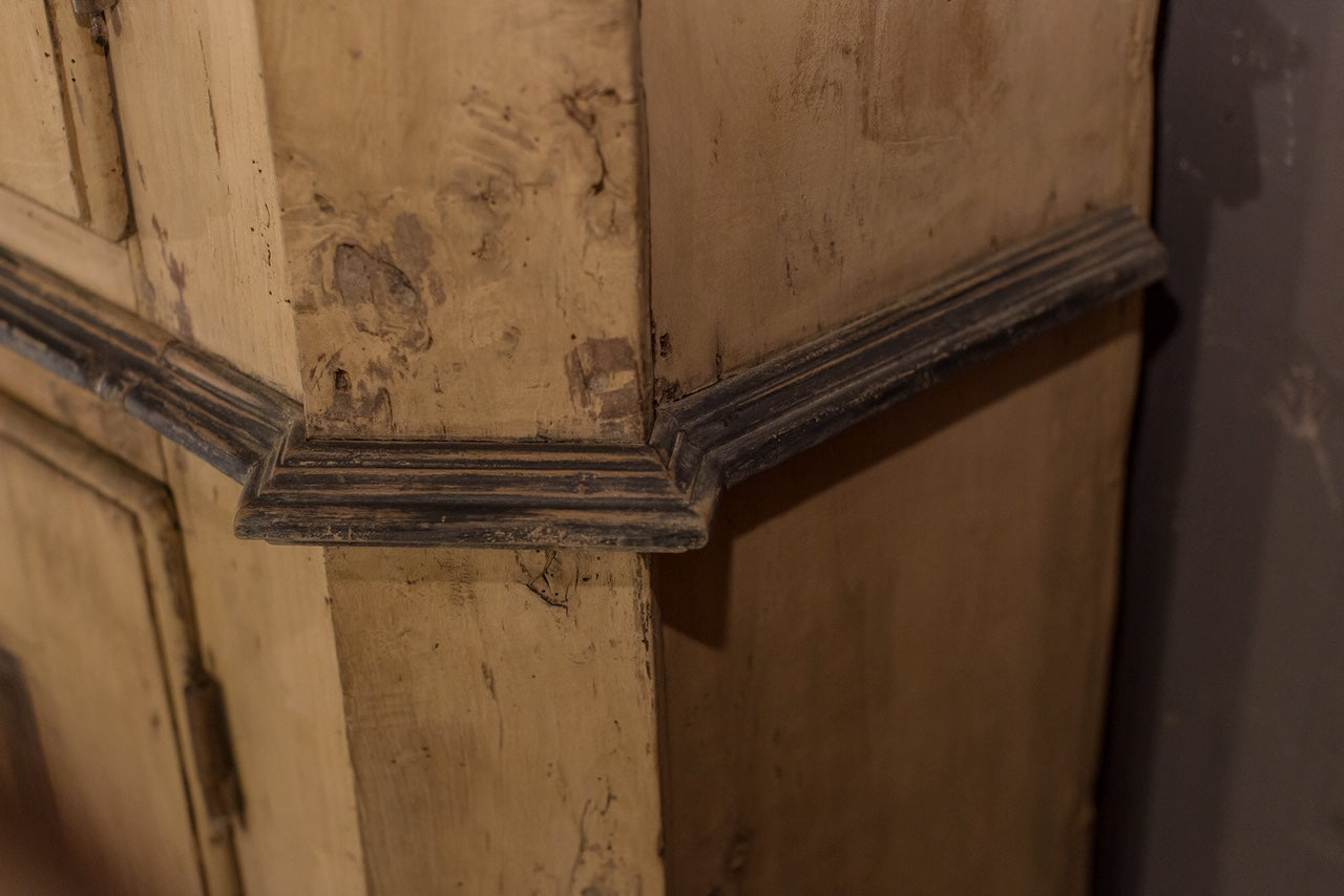Very large 17th Century Italian cabinetry boiserie